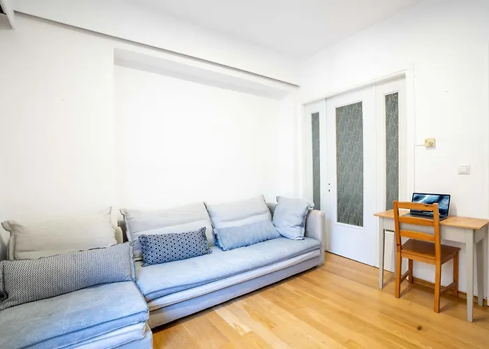 Lefkas Town Apartment