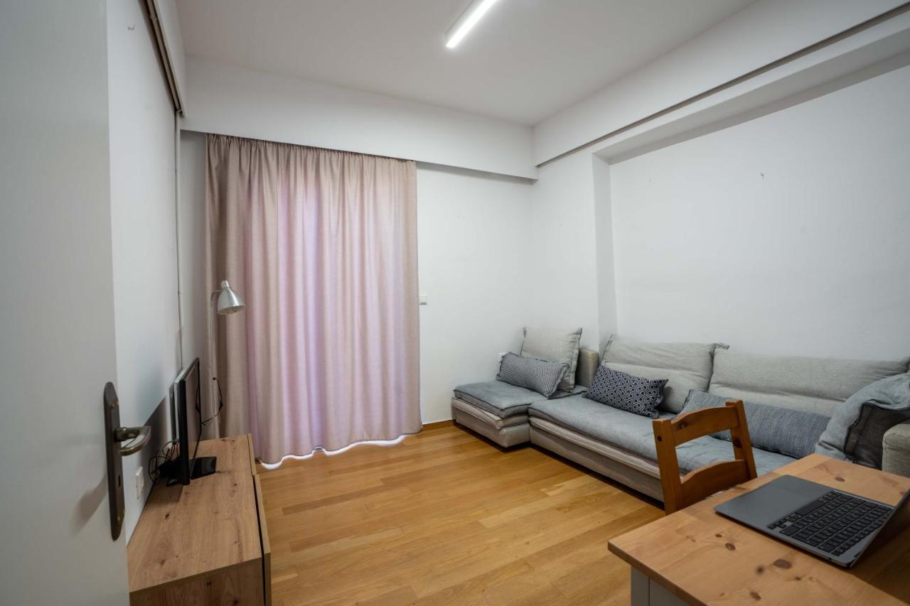 Lefkas Town Apartment *